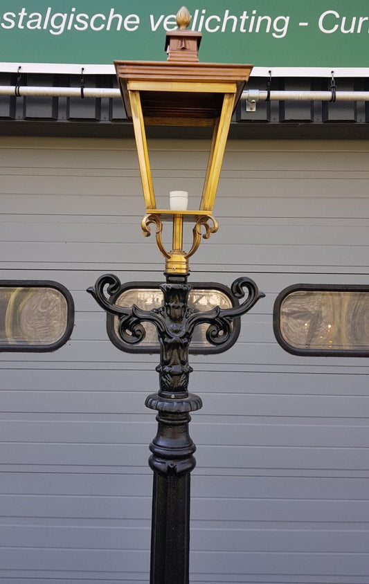 Cast Iron Lamp Post Doetinchem with Copper Square Lantern