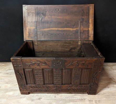 Catalan Chest in Walnut, Late 17th Century-IBO-1783536