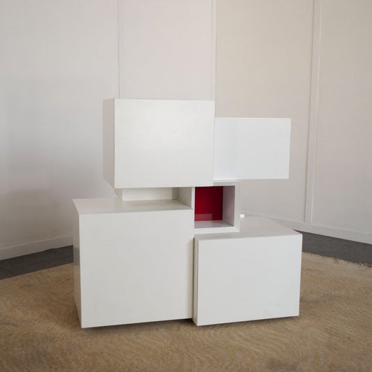 Centre Piece Storage Unit in White Lacquered Wood with Red Central Insert in the style of Designer Ludovico Acerbis, 1970s