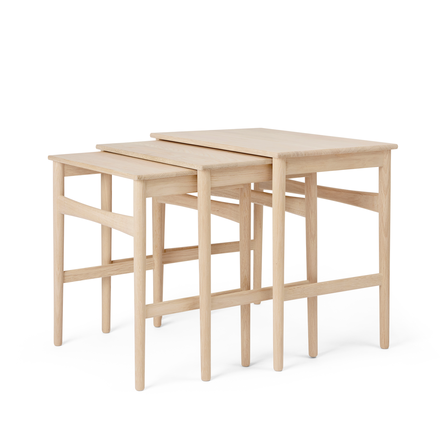 CH004 NESTING TABLES