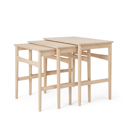 CH004 NESTING TABLES