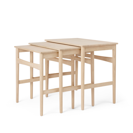 CH004 NESTING TABLES