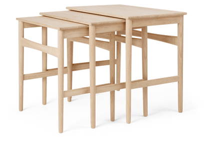 CH004 NESTING TABLES
