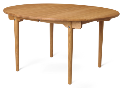CH337 Dining table by Carl Hansen & Søn #oiled oak side view#