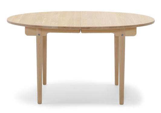 CH337 Dining table by Carl Hansen & Søn #soaped oak#