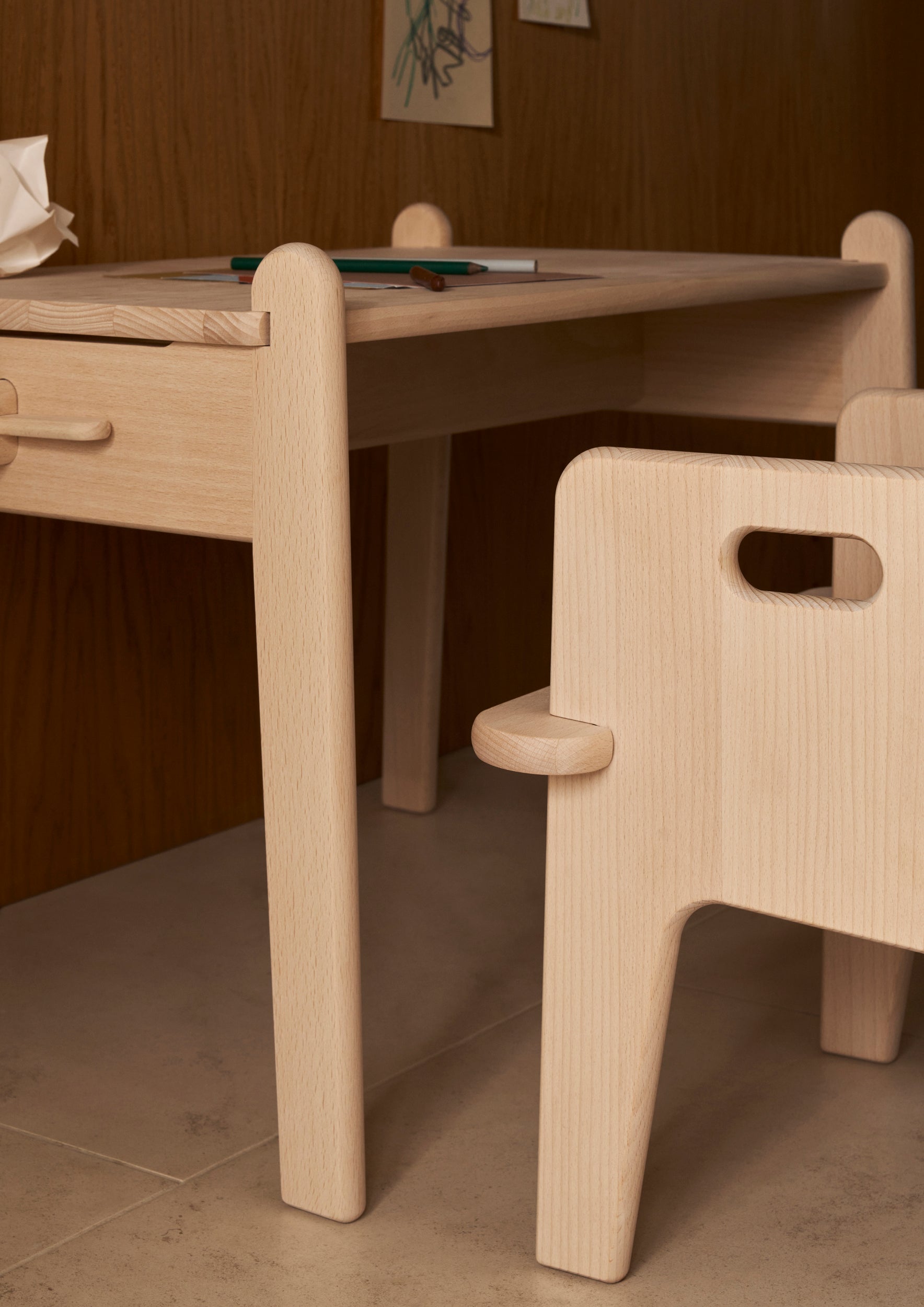 CH411 PETER'S TABLE