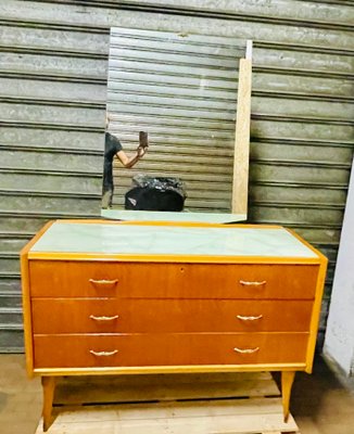 Chest of Drawers in Maple and Glass, 1960s-NUO-1419570