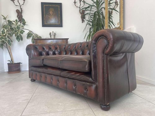 Chesterfield Club Sofa in Oxblood Red