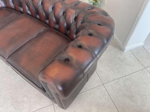 Chesterfield Club Sofa in Oxblood Red