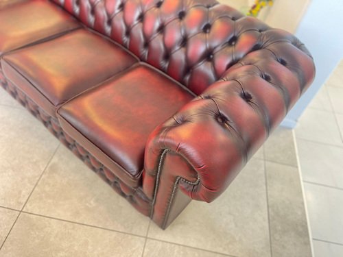 Chesterfield Club Sofa in Oxblood Red