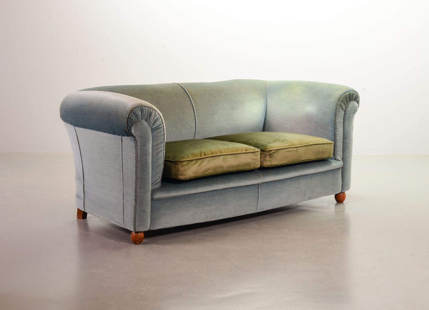 Chesterfield Duotone Two-Seat Victorian Sofa in Frosted Blue and Moss Green Velvet, 1950s