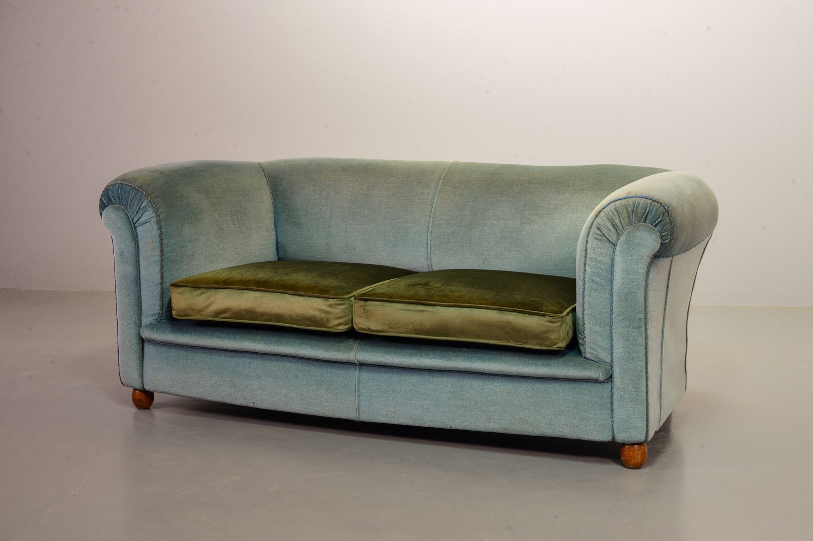 Chesterfield Duotone Two-Seat Victorian Sofa in Frosted Blue and Moss Green Velvet, 1950s