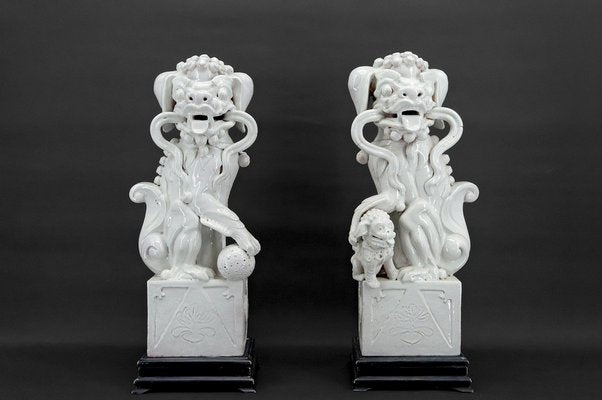 Chinese Guardian Lions in White Ceramic, Set of 2-XNH-1804483