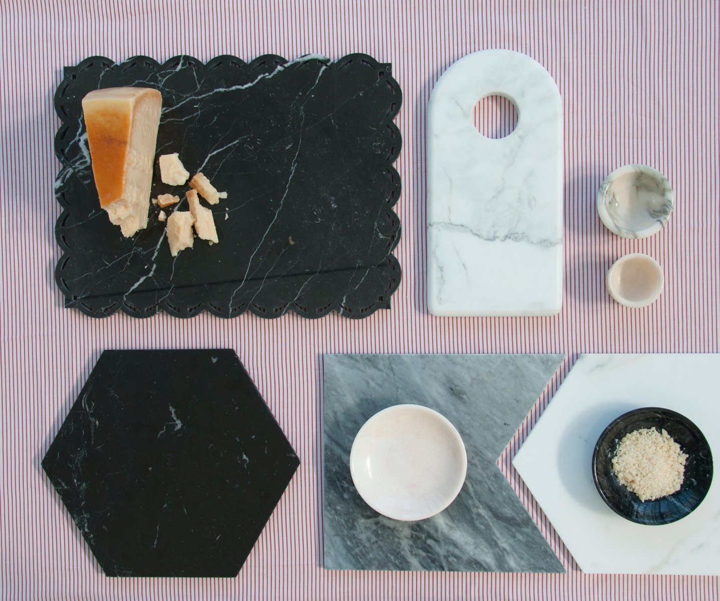 Chopping Board with Hole in Carrara Marble