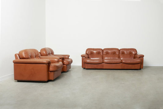 Cognac Leather Arizona Sofa and Easy Chairs attributed to Vavassori, Monza, Italy, 1970s, Set of 3