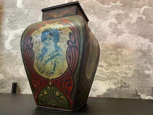 Collectible Art Nouveau Lidded Box, 1920s-JO-912389