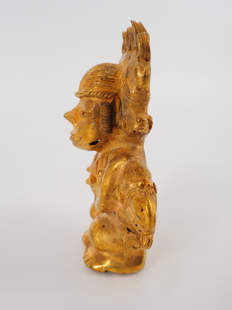 Colombian Taïrona Tumbago Statuette of Goddess with Jewels