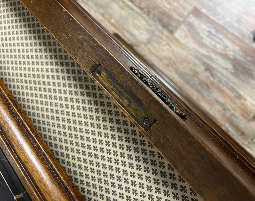 Commode in Mahogany and Marquetry