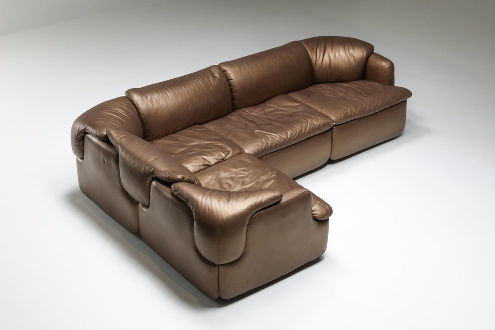 Confidential Sofa in Bronze Golden Leather by Alberto Rosselli