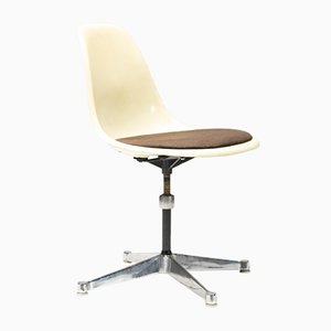 Contract Base Desk Chair by Charles & Ray Eames for Herman Miller, 1960s-WN-731146