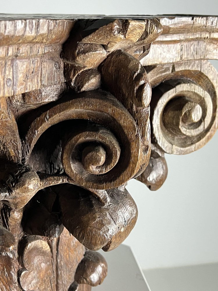 Corinthian Capital in Oak