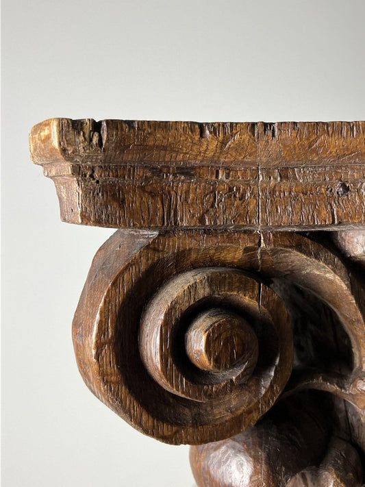 Corinthian Capital in Oak