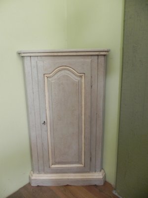 Corner Cupboard in Distressed Lacquer-CDG-956155