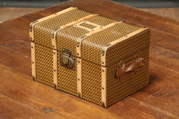 Curved Doll Trunk or Jewelry Box with Checkerboard-EMZ-1220367