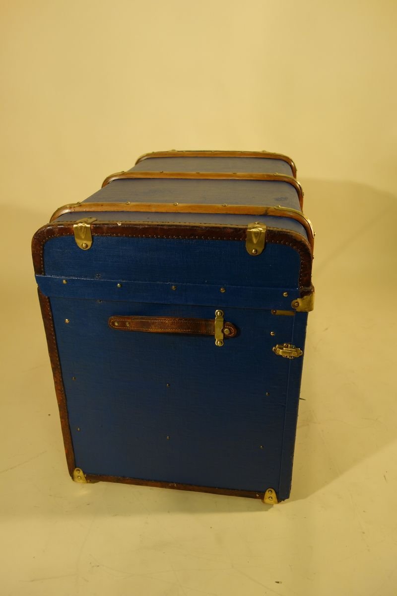 Curved Trunk with Removable Frame