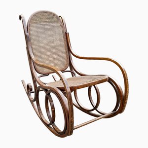 Curved Wooden Rocking Chair-RAQ-1747933