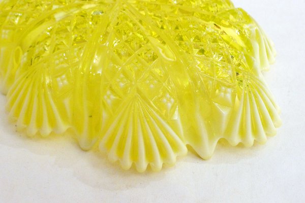 Cut Storage Bowl in Fluorescent Uraline Glass, Early 20th Century-RNR-2043349