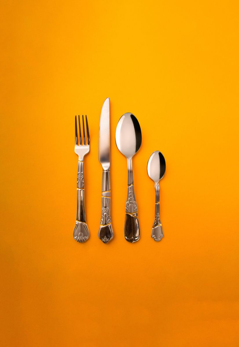 Porcelain and gold plated Cutlery Kintsugi by Seletti