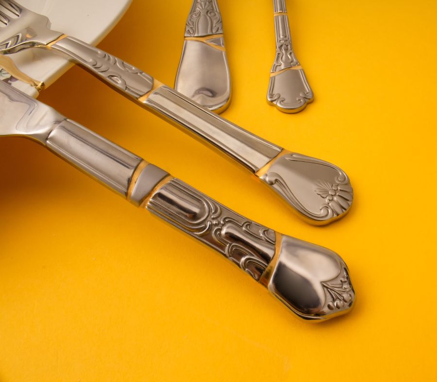 Porcelain and gold plated Cutlery Kintsugi by Seletti