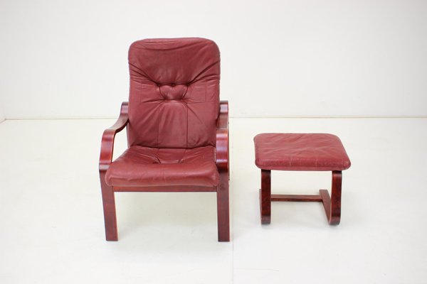 Czechoslovakian Leather Lounge Chair with Footrest from Ton, 1980, Set of 2-TZ-1262925