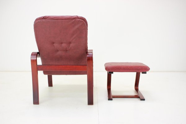 Czechoslovakian Leather Lounge Chair with Footrest from Ton, 1980, Set of 2-TZ-1262925