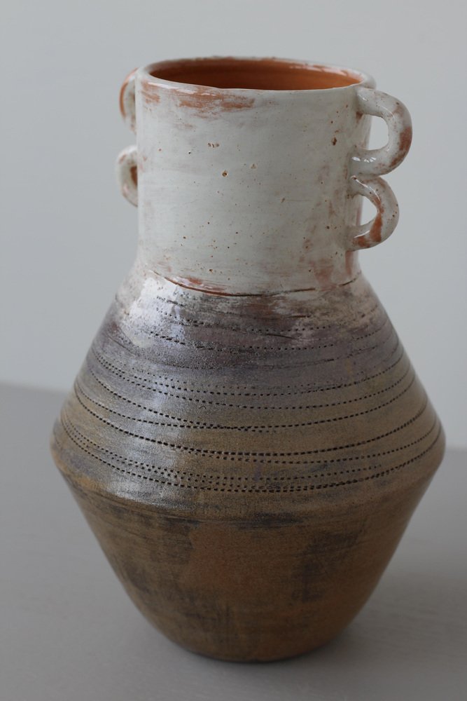 Dancer Vase by Eguzkiñe Egaña