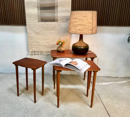 Danish Boat-Shaped Teak Nesting Side Tables, 1960s, Set of 3-JP-971325