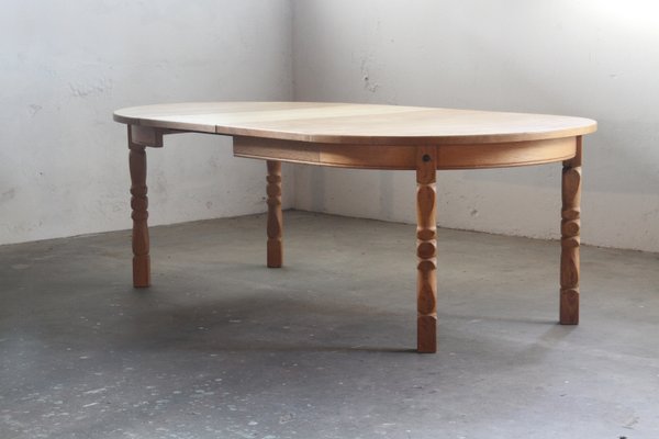 Danish Brutalist Oak Extending Dining Table in the style of Henning Kjærnulf, 1960s-QNP-2027726