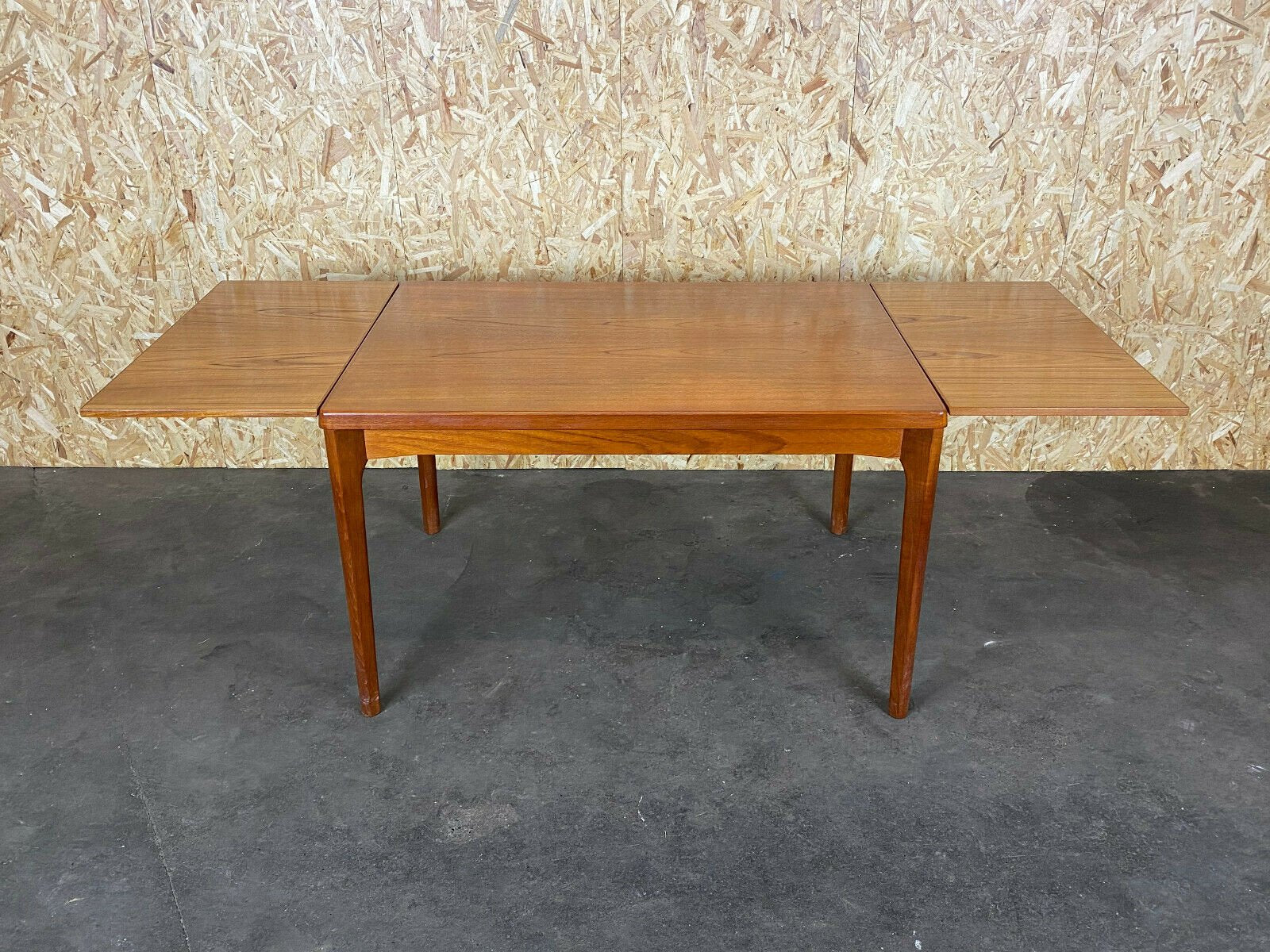 Danish Design Teak Dining Table by Henning Kjaernulf for Vejle Mobelfabrik, 1970s