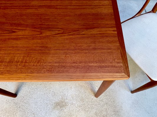 Danish Extendable Square Teak Dining Table with Curved Edges by Poul Hundevad for Hundevad & Co., 1960s-JP-1347652