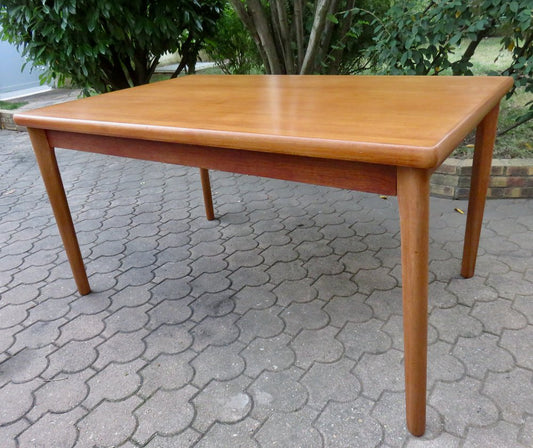 Danish Extendable Table in Teak by Henning Kjaernulf for Vejle Mobelfabrik, 1960