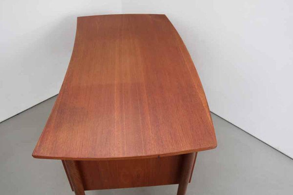 Danish Modern Concave Form Free-Standing Teak Desk, 1970s-FJP-1771559