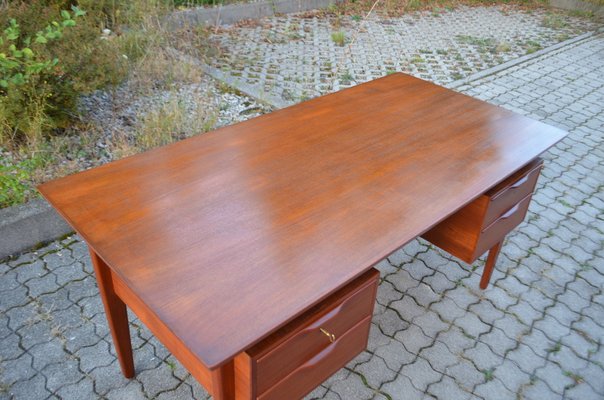 Danish Modern Desk in Teak by Henning Jorgensen for Fredericia Mobelfabrik, 1960-UF-1371037