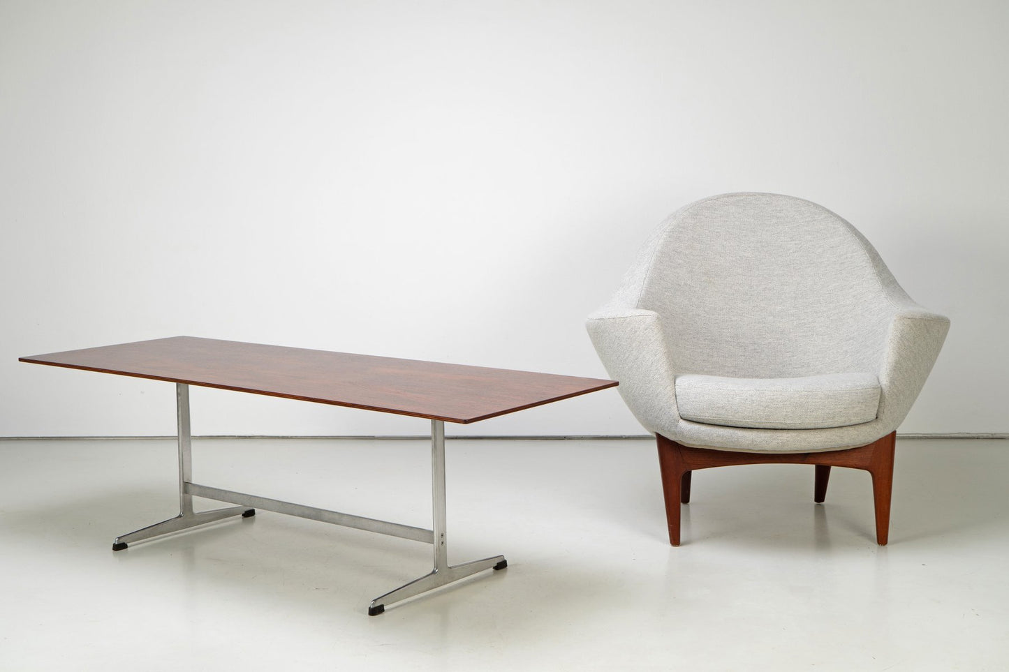 Danish Modern Palisander Table by Arne Jacobsen for Fritz Hansen, 1960s