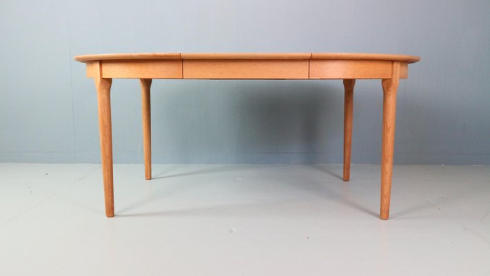 Danish Oak Round Extendable Dining Table from Rosengaarden, 1960s-DT-2026237