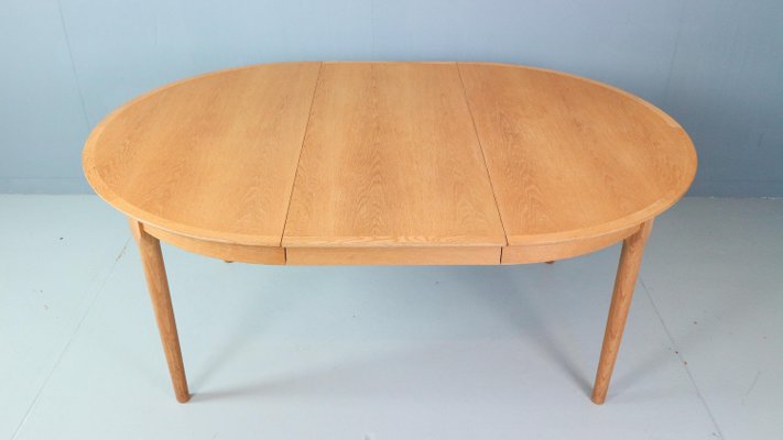 Danish Oak Round Extendable Dining Table from Rosengaarden, 1960s-DT-2026237