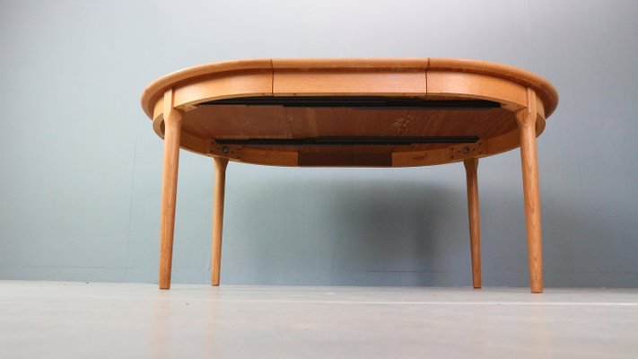 Danish Oak Round Extendable Dining Table from Rosengaarden, 1960s-DT-2026237