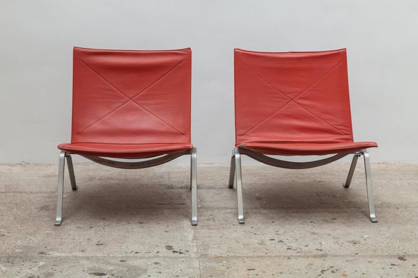 Danish Oxblood Leather PK 22 Lounge Chairs by Poul Kjærholm, 1960s, Set of 2-KL-620531