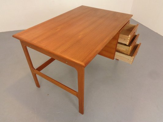 Danish Teak Desk from Gasvig Møbler, 1960s-RDW-1823910