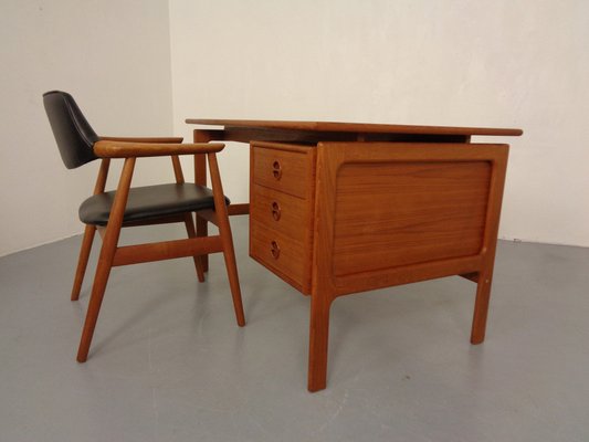 Danish Teak Desk from Gasvig Møbler, 1960s-RDW-1823910